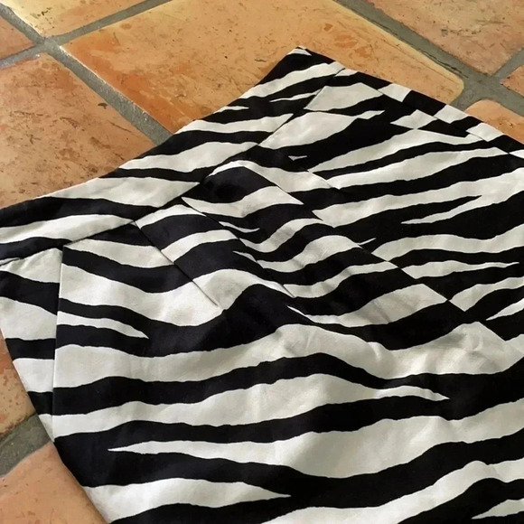 Banana Republic Linen Blend Zebra Pencil Skirt Size 4 - Picture 2 of 8